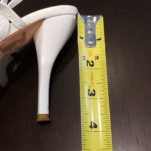 Bebe, womans size 7.5m white heel - Picture 14 of 16